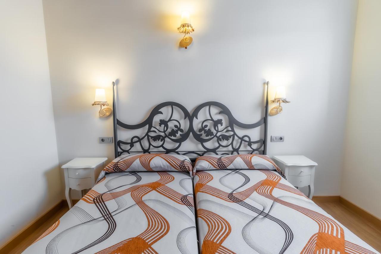Apartamentos & Casas Rurales Santo Domingo De Silos Extérieur photo